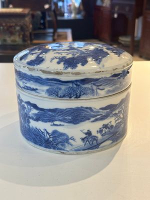 A rare Chinese blue and white cylindrical box and cover for the Thai or Vietnamese market, Jin Tang Fa Ji 錦堂發記 mark, Daoguang — photo 2