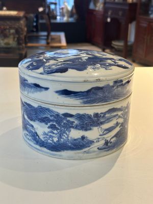 A rare Chinese blue and white cylindrical box and cover for the Thai or Vietnamese market, Jin Tang Fa Ji 錦堂發記 mark, Daoguang — photo 3