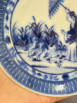 A rare Chinese blue and white 'Dames au Parasol' cup and saucer after Cornelis Pronk, Qianlong, ca. 1738 — photo 2