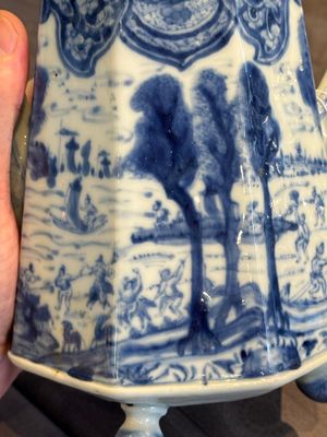 A rare Chinese blue and white 'Europa and the bull' coffeepot and cover, Kangxi — photo 17