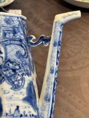 A rare Chinese blue and white 'Europa and the bull' coffeepot and cover, Kangxi — photo 24