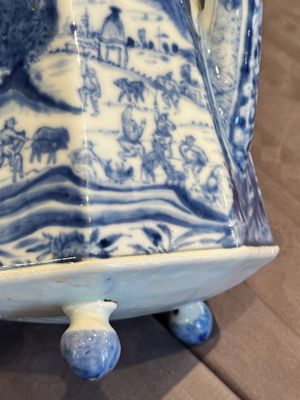 A rare Chinese blue and white 'Europa and the bull' coffeepot and cover, Kangxi — photo 28