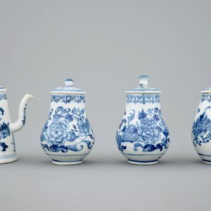 A rare Chinese blue and white export porcelain cruet set on stand, Qianlong, 18th C. — 照片 8