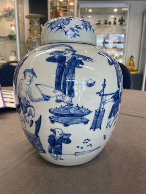 A rare Chinese blue and white 'figures' jar and cover, Kangxi mark, 19th C. — 照片 2