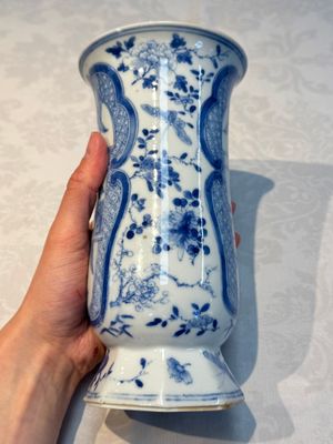 A rare Chinese blue and white five-piece garniture in Dutch Delft style, Kangxi mark, 19th C. — photo 19