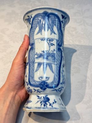 A rare Chinese blue and white five-piece garniture in Dutch Delft style, Kangxi mark, 19th C. — photo 20