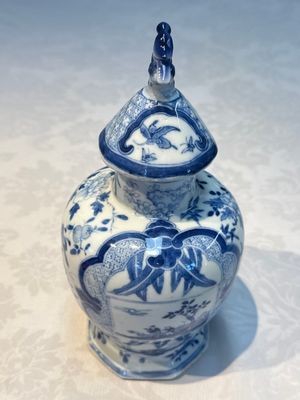 A rare Chinese blue and white five-piece garniture in Dutch Delft style, Kangxi mark, 19th C. — photo 37