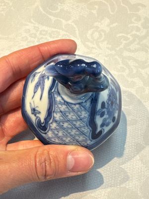 A rare Chinese blue and white five-piece garniture in Dutch Delft style, Kangxi mark, 19th C. — photo 42
