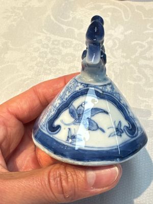 A rare Chinese blue and white five-piece garniture in Dutch Delft style, Kangxi mark, 19th C. — photo 44