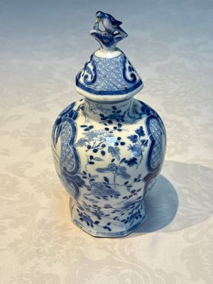 A rare Chinese blue and white five-piece garniture in Dutch Delft style, Kangxi mark, 19th C. — photo 53