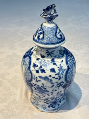 A rare Chinese blue and white five-piece garniture in Dutch Delft style, Kangxi mark, 19th C. — photo 55