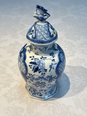 A rare Chinese blue and white five-piece garniture in Dutch Delft style, Kangxi mark, 19th C. — photo 76