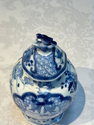 A rare Chinese blue and white five-piece garniture in Dutch Delft style, Kangxi mark, 19th C. — photo 83
