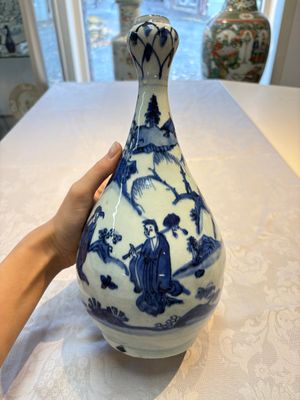 A rare Chinese blue and white 'Immortals' garlic-mouth bottle vase, Liao 料 mark, Wanli/Tianqi — photo 1