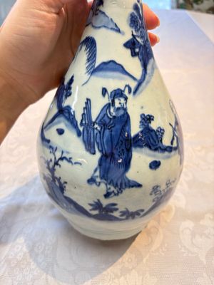 A rare Chinese blue and white 'Immortals' garlic-mouth bottle vase, Liao 料 mark, Wanli/Tianqi — photo 13