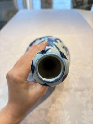A rare Chinese blue and white 'Immortals' garlic-mouth bottle vase, Liao 料 mark, Wanli/Tianqi — photo 6