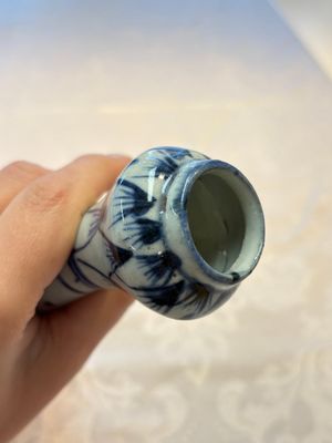A rare Chinese blue and white 'Immortals' garlic-mouth bottle vase, Wanli/Tianqi — photo 6