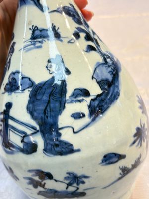 A rare Chinese blue and white 'Immortals' garlic-mouth bottle vase, Wanli/Tianqi — photo 9