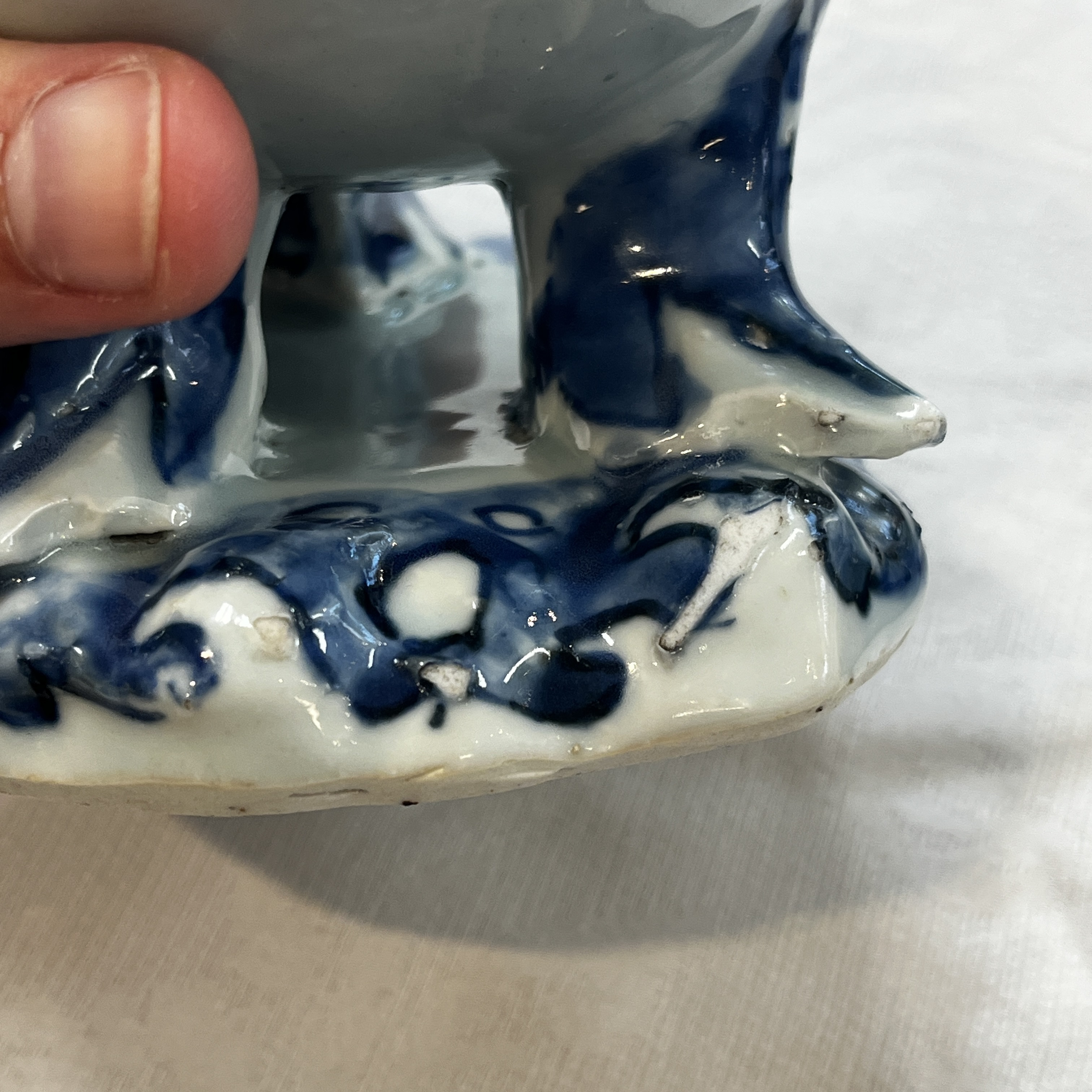 A rare Chinese blue and white ko-sometsuke 'Three-legged Toad' incense burner  — photo 19