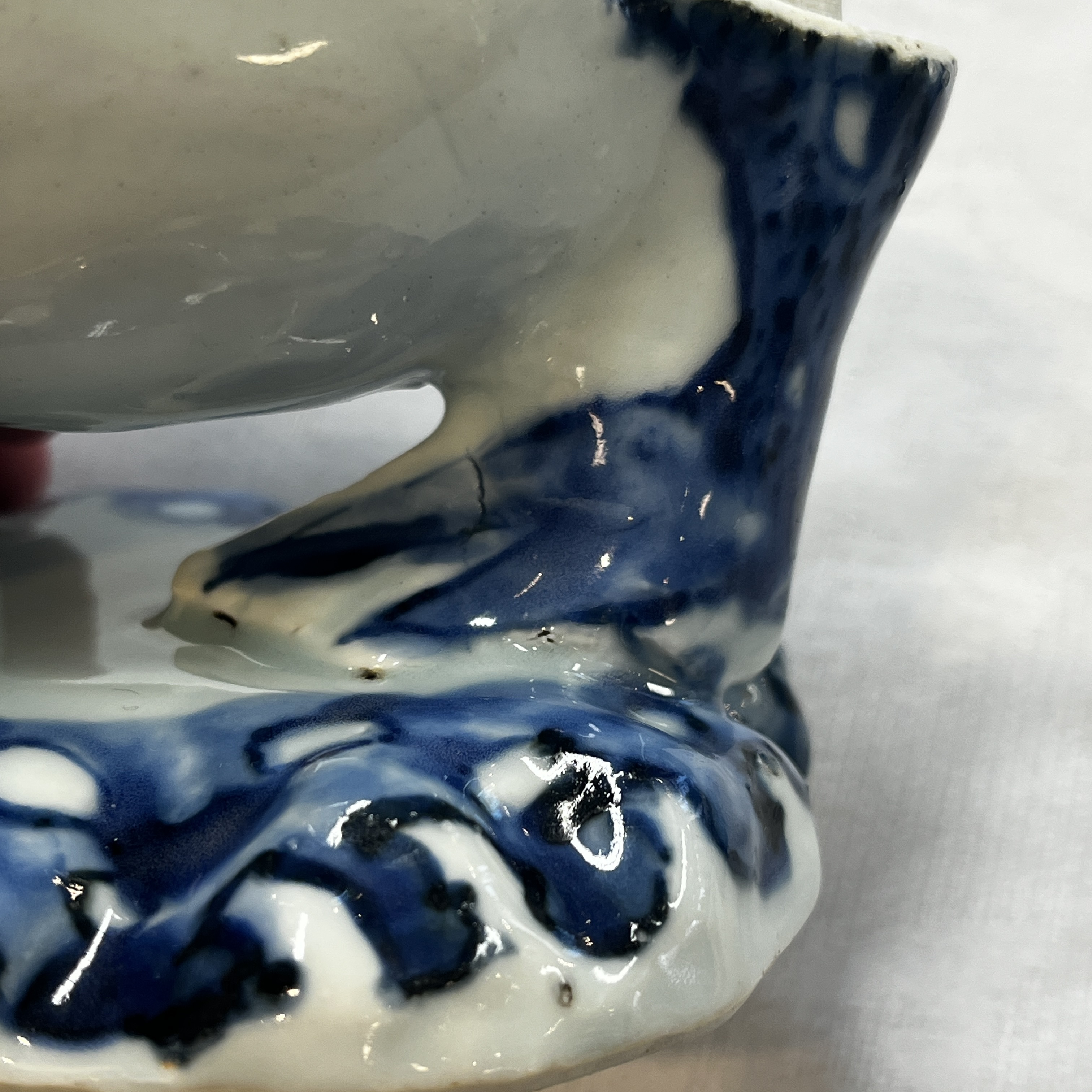 A rare Chinese blue and white ko-sometsuke 'Three-legged Toad' incense burner  — photo 21