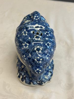 A rare Chinese blue and white ko-sometsuke 'Three-legged Toad' incense burner  — photo 5