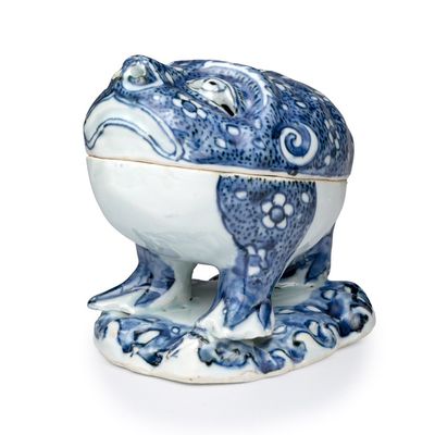 A rare Chinese blue and white ko-sometsuke 'Three-legged Toad' incense burner , Tianqi/Chongzhen