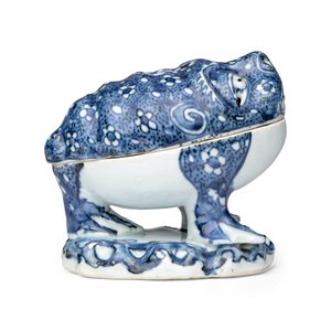 A rare Chinese blue and white ko-sometsuke 'Three-legged Toad' incense burner  — photo 4