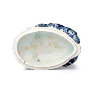 A rare Chinese blue and white ko-sometsuke 'Three-legged Toad' incense burner  — photo 6