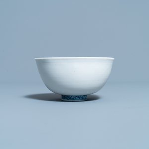 A rare Chinese blue and white 'mandarin ducks' bowl with matte-glazed exterior, Fu mark, Ming — 照片 3
