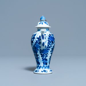 A rare Chinese blue and white miniature teapot, Kangxi — 照片 5