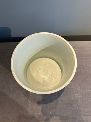 A rare Chinese blue and white 'Mongolian hunt' brush pot, Wen Zhang Shan Dou 文章山斗 mark, Kangxi — photo 5
