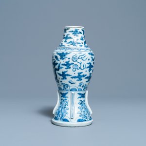 A rare Chinese blue and white 'sea dragon' vase, Wanli — photo 4
