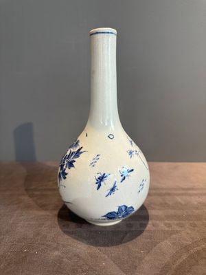 A rare Chinese blue and white soft paste porcelain bottle vase, Chenghua mark, Yongzheng/Qianlong — photo 3