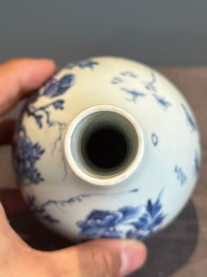 A rare Chinese blue and white soft paste porcelain bottle vase, Chenghua mark, Yongzheng/Qianlong — photo 5