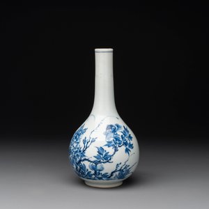 A rare Chinese blue and white soft paste porcelain bottle vase, Chenghua mark, Yongzheng/Qianlong — photo 2