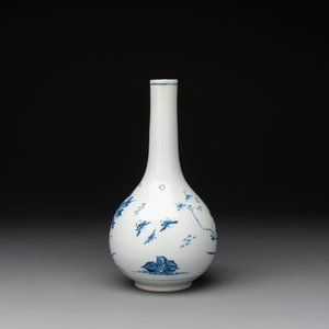 A rare Chinese blue and white soft paste porcelain bottle vase, Chenghua mark, Yongzheng/Qianlong — photo 3