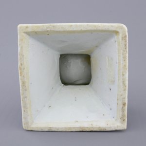 A rare Chinese blue and white square salt on foot, Kangxi, ca. 1700 — 照片 7