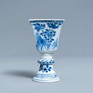 A rare Chinese blue and white tapered square quadrangular stem cup, Kangxi — 照片 3