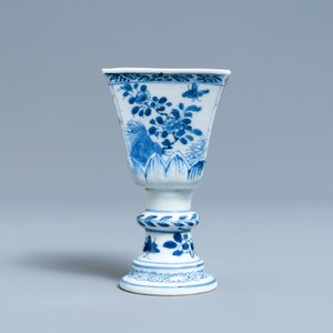 A rare Chinese blue and white tapered square quadrangular stem cup, Kangxi — 照片 4
