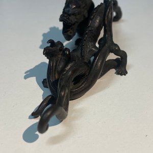 A rare Chinese bronze 'dragon' brush rest, Yuan/Ming — 照片 14