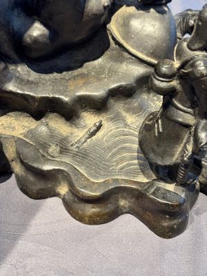 A rare Chinese bronze group depicting two immortals and various animals in a mountainous landscape, Ming — photo 16