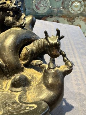 A rare Chinese bronze group depicting two immortals and various animals in a mountainous landscape, Ming — photo 10