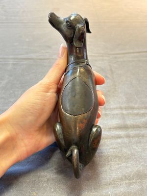 A rare Chinese bronze 'hound' censer, Ming — 照片 2
