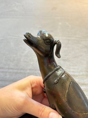 A rare Chinese bronze 'hound' censer, Ming — 照片 8