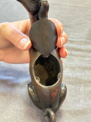 A rare Chinese bronze 'hound' censer, Ming — 照片 9