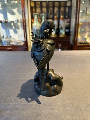 A rare Chinese bronze 'parrot' incense burner, Ming — photo 2