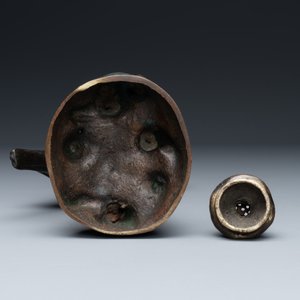 A rare Chinese bronze 'parrot' incense burner, Ming — photo 8