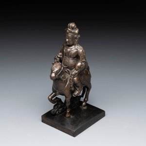 A rare Chinese bronze Vaishravana on horseback with wooden stand, Yuan — photo 2