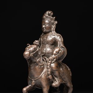 A rare Chinese bronze Vaishravana on horseback with wooden stand, Yuan — photo 3