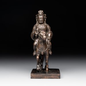 A rare Chinese bronze Vaishravana on horseback with wooden stand, Yuan — photo 5